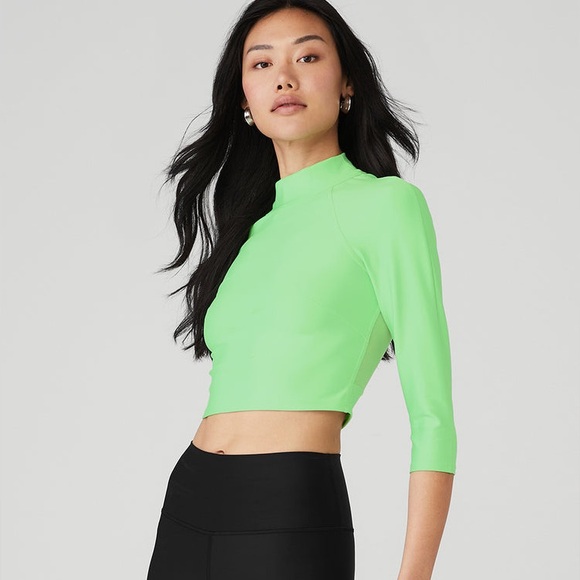 Alo - Airlift Archer Fitted Long Sleeve (Color Ultra mint) - Picture 4 of 4